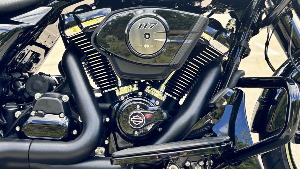 FLTRX 2025 Road Glide - Photo 3