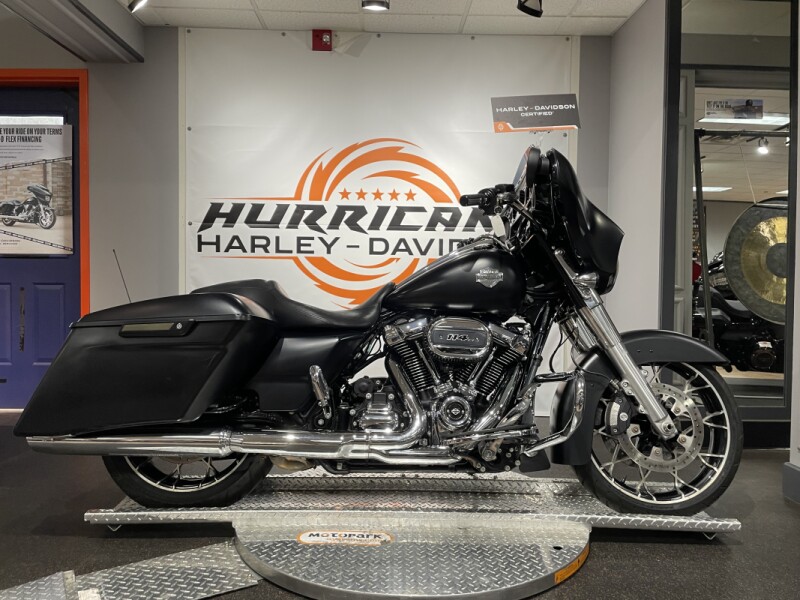 2022 Harley-Davidson® Street Glide® Special Black Denim
