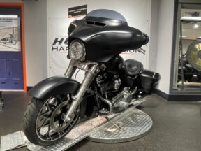 2022 Harley-Davidson® Street Glide® Special Black Denim thumb 0