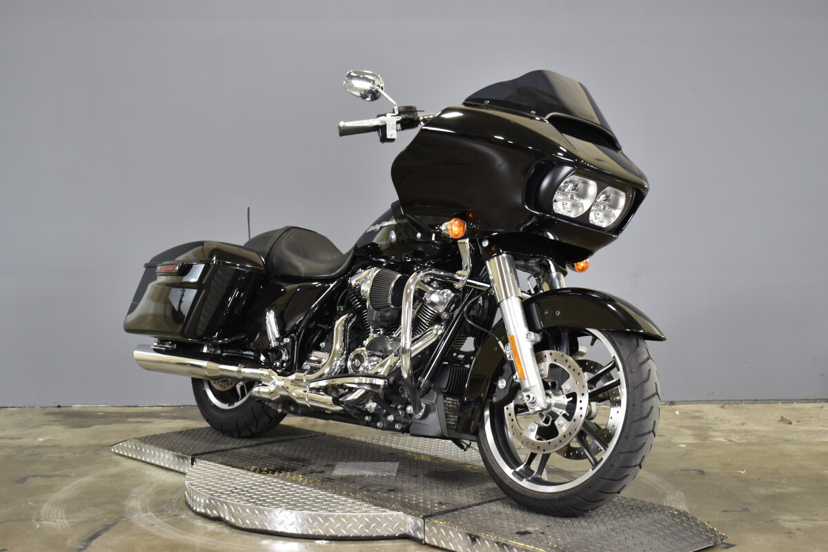 2017 Harley-Davidson Road Glide Special FLTRXS - Photo 2