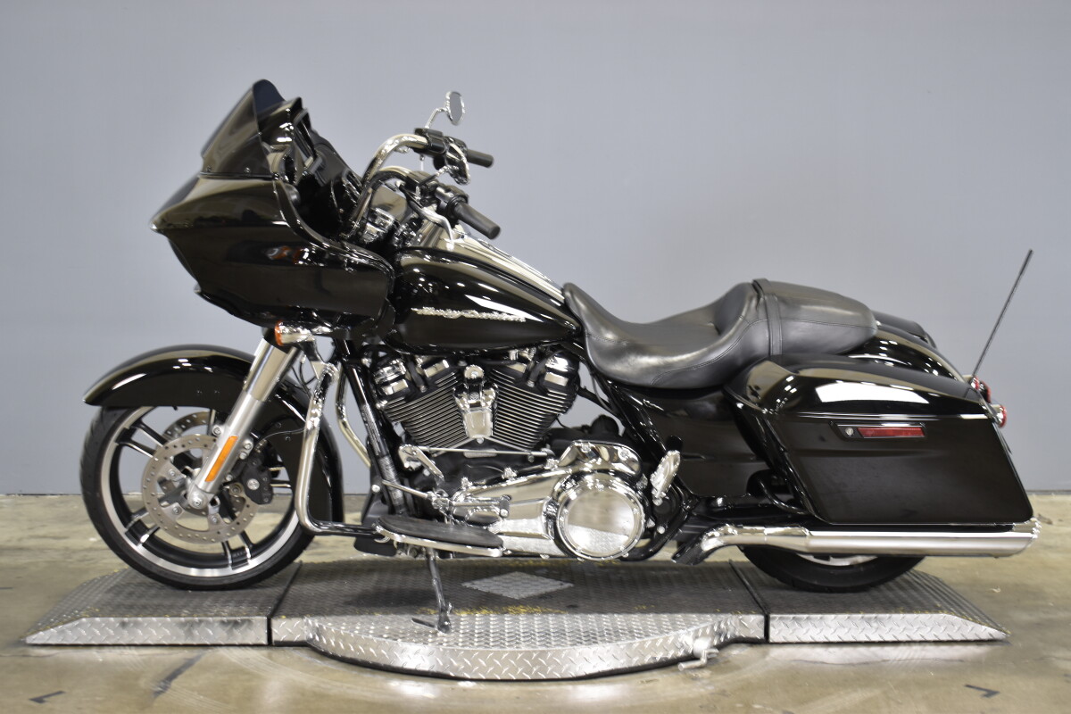 2017 Harley-Davidson Road Glide Special FLTRXS - Photo 5