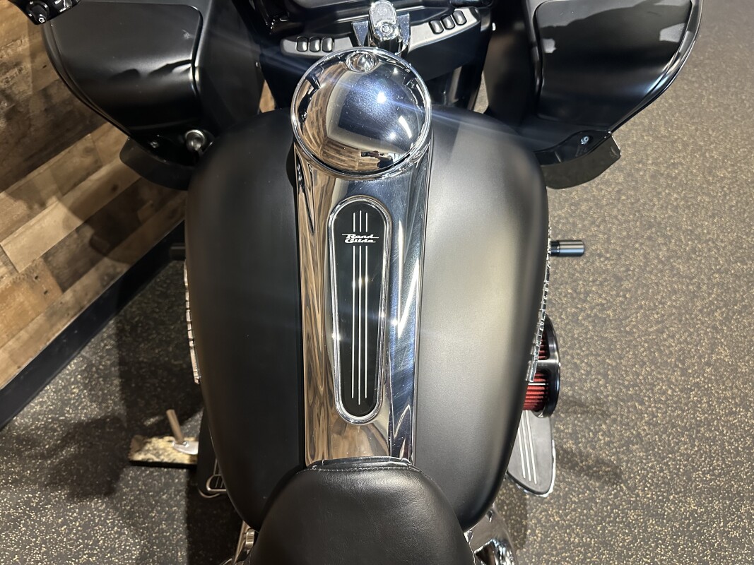2017 Harley-Davidson Road Glide Special Black Denim FLTRXS - Photo 4