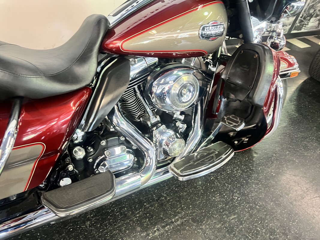 2009 Harley-Davidson Electra Glide Ultra Classic Red Hot Sunglo/Smokey Gold - Photo 10