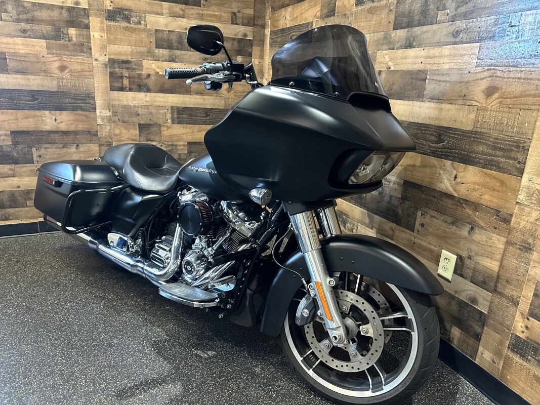 2017 Harley-Davidson Road Glide Special Black Denim FLTRXS - Photo 2