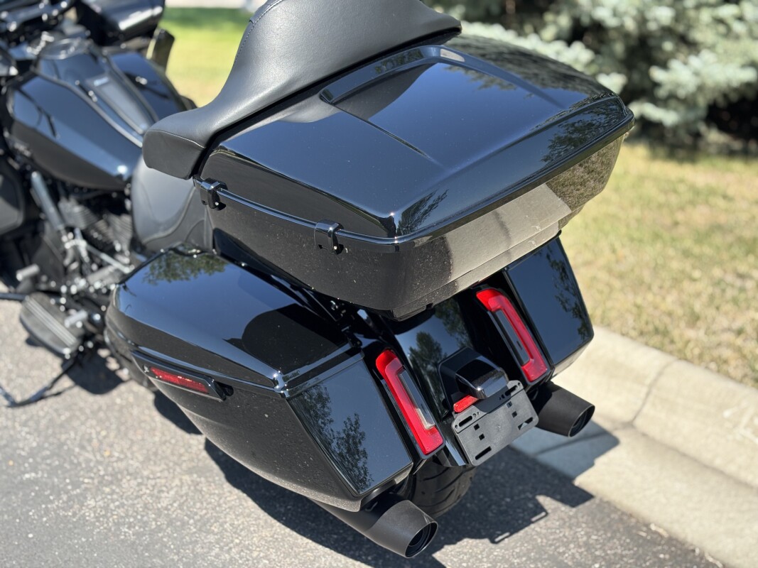 2025 Harley-Davidson Road Glide Vivid Black - Photo 10