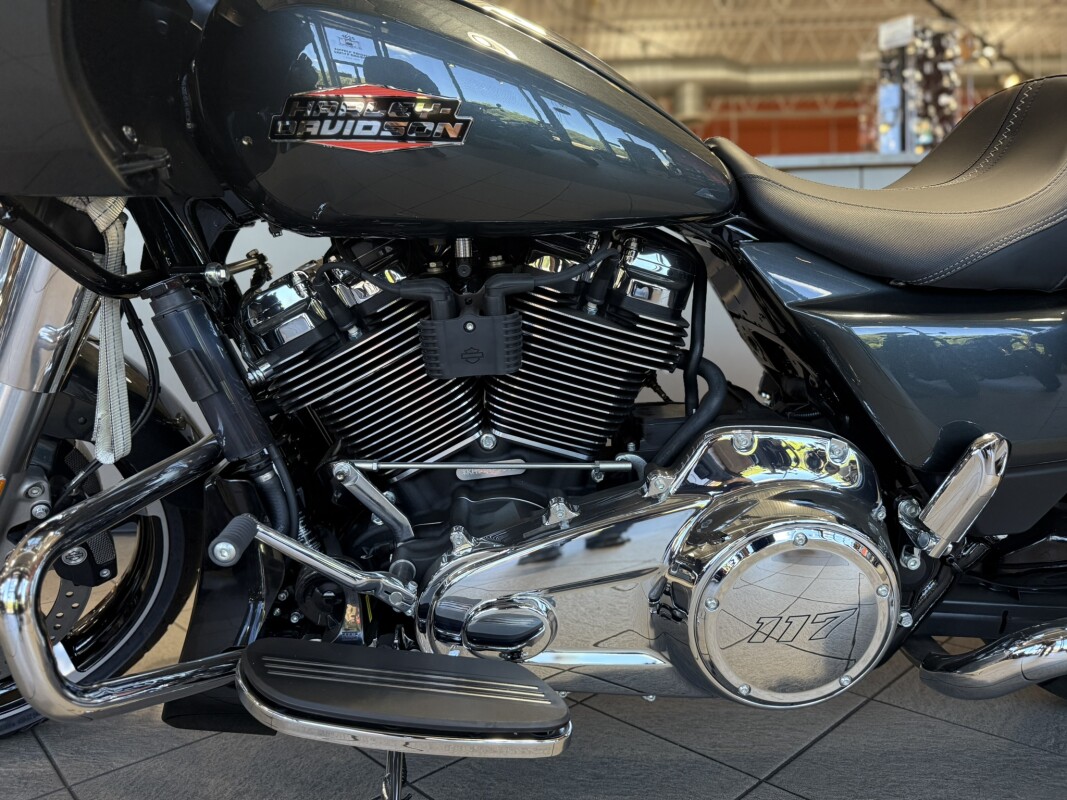 FLTRX 2025 Road Glide - Photo 10