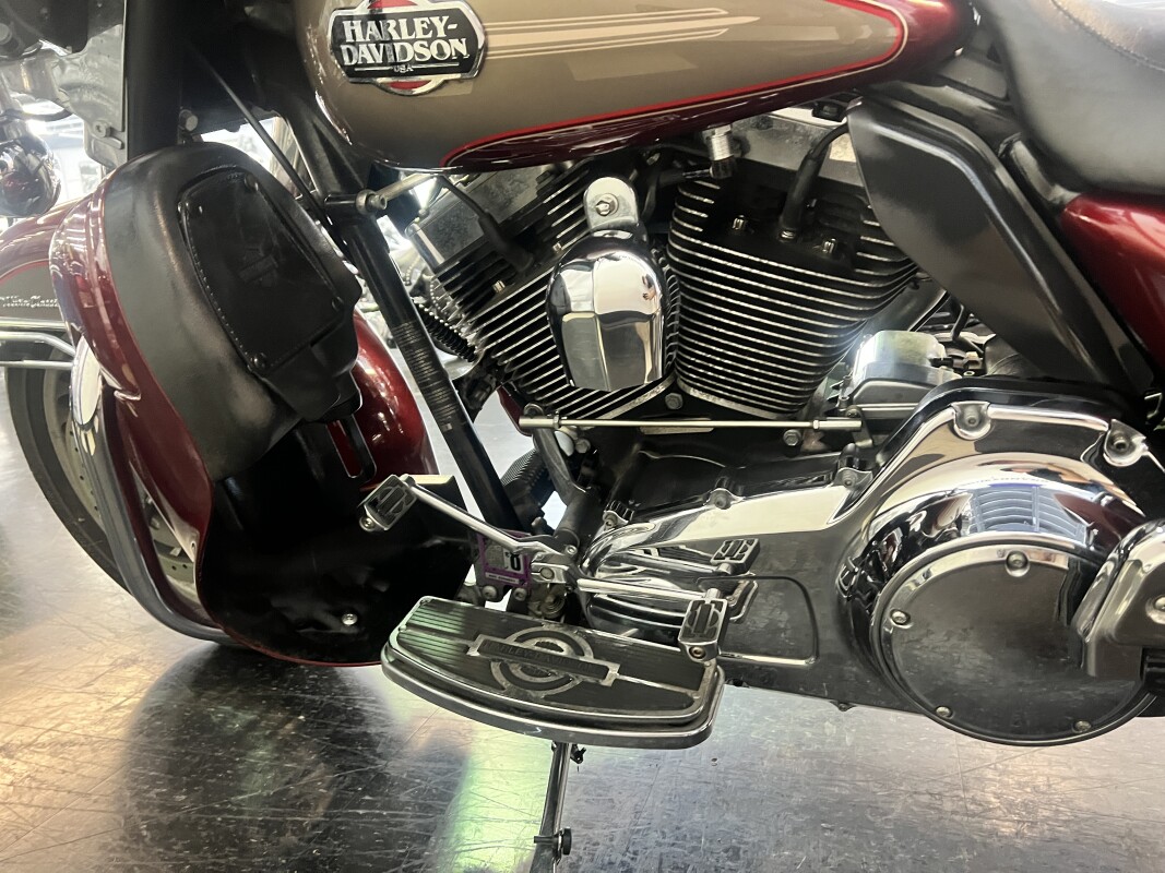 2009 Harley-Davidson Electra Glide Ultra Classic Red Hot Sunglo/Smokey Gold - Photo 8