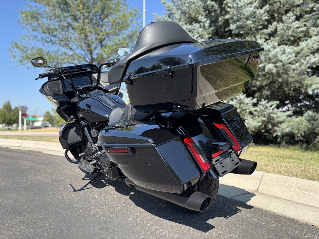 2025 Harley-Davidson Road Glide Vivid Black - Photo 6