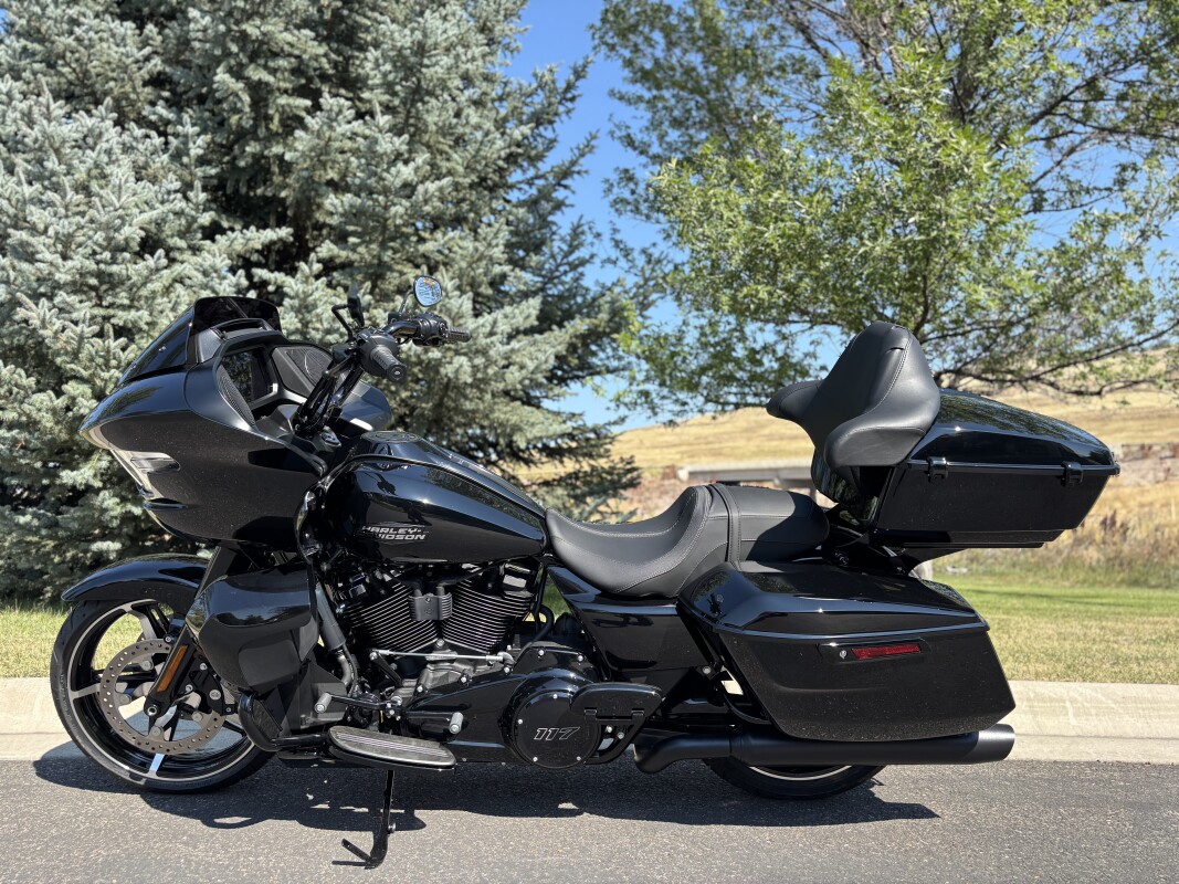 2025 Harley-Davidson Road Glide Vivid Black - Photo 4