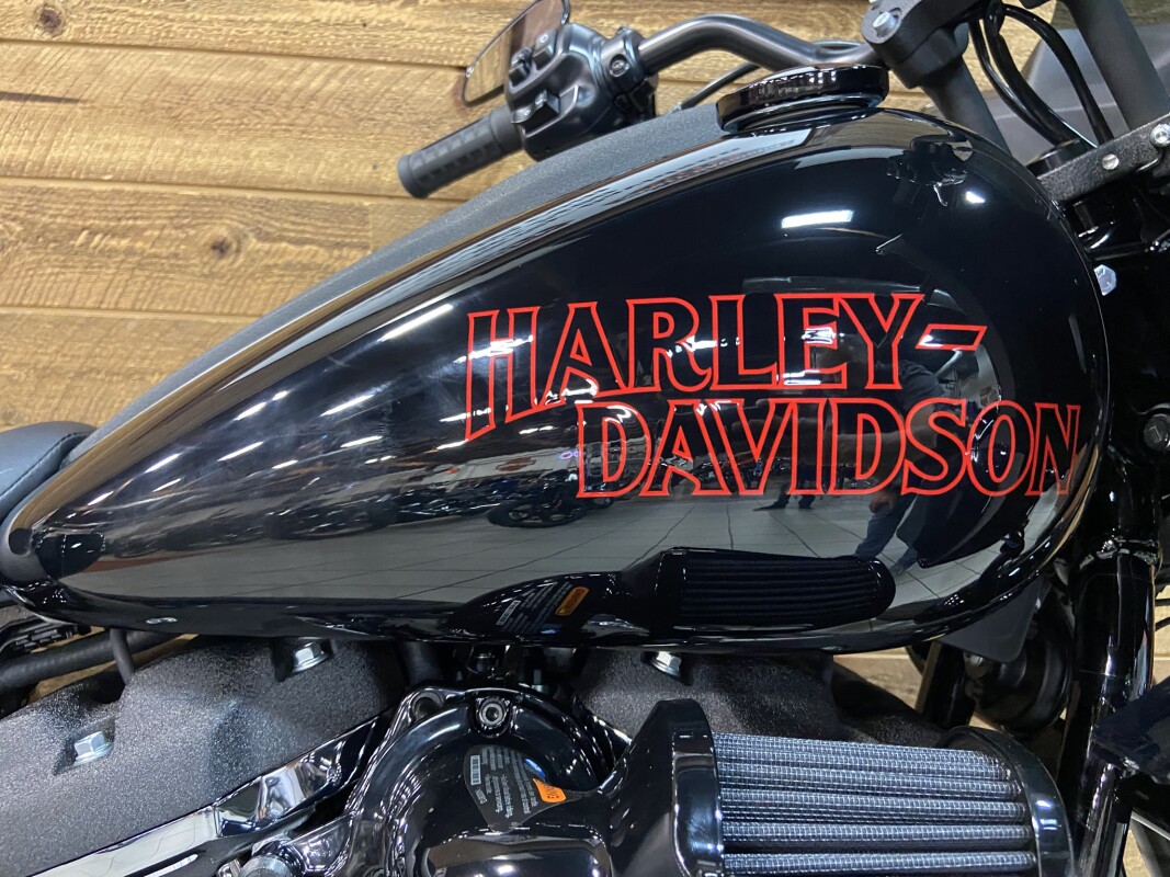 2025 Harley-Davidson Low Rider ST Vivid Black FXLRST - Photo 2