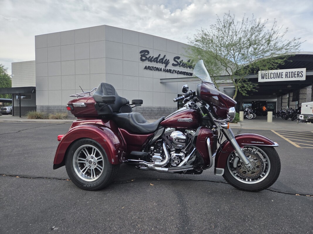 FLHTCUTG 2015 Tri Glide Ultra