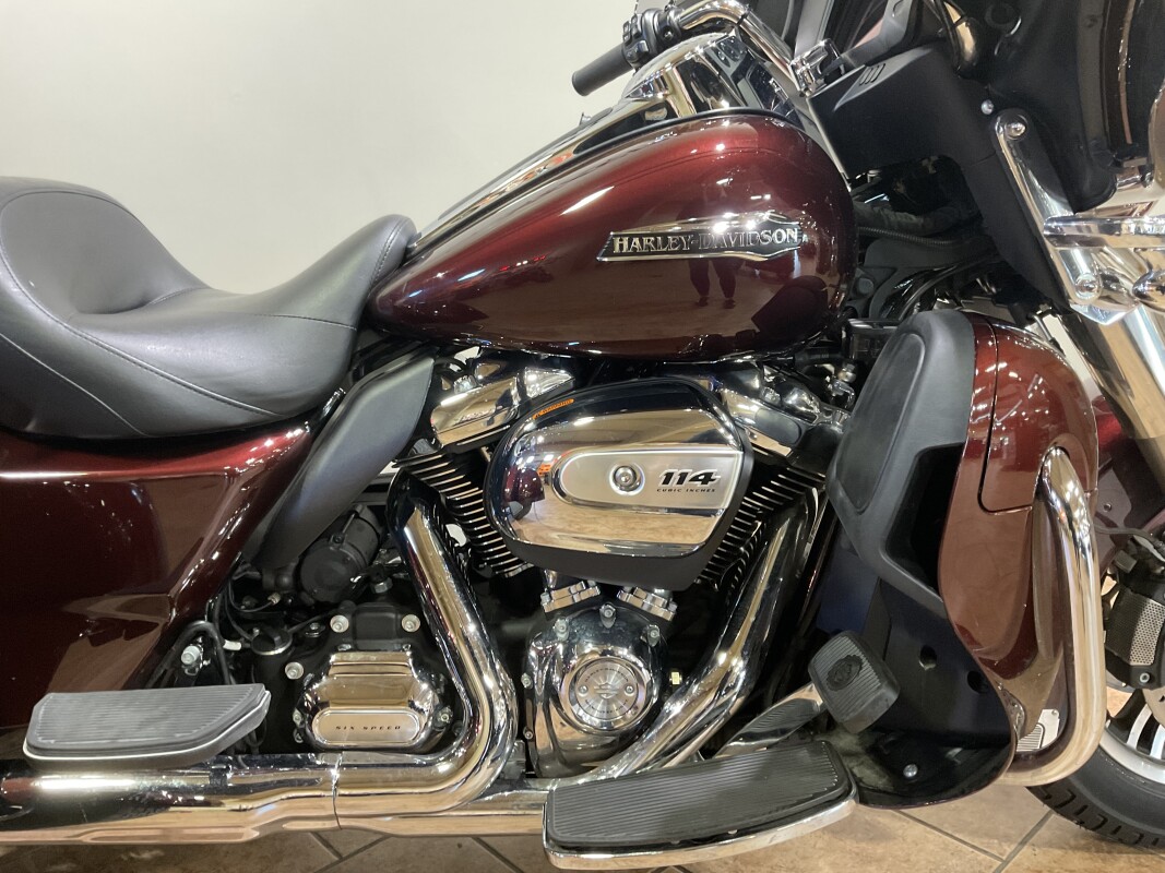 2019 Harley-Davidson Tri Glide Ultra Twisted Cherry FLHTCUTG - Photo 2