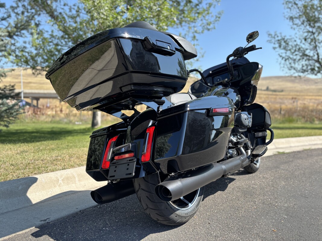2025 Harley-Davidson Road Glide Vivid Black - Photo 3
