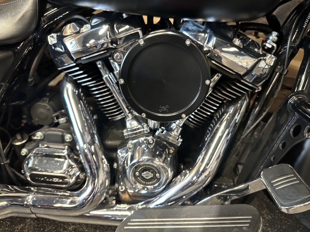 2017 Harley-Davidson Road Glide Special Black Denim FLTRXS - Photo 6