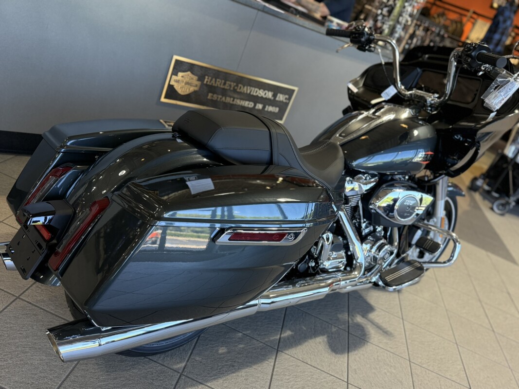 FLTRX 2025 Road Glide - Photo 6