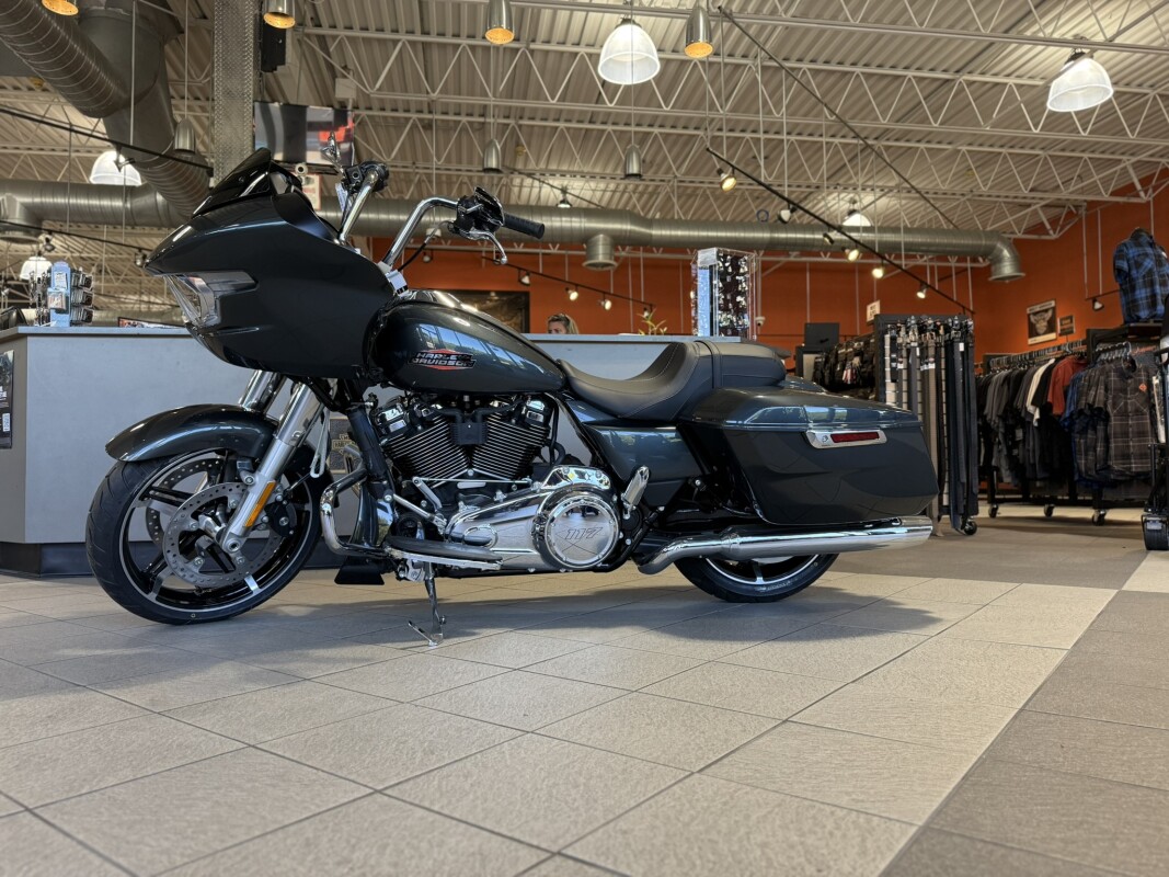 FLTRX 2025 Road Glide - Photo 9