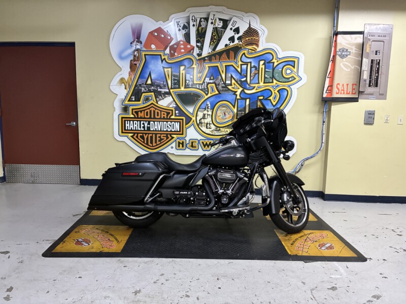 2017 Harley-Davidson® Street Glide® Special Black Denim