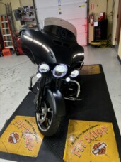 2017 Harley-Davidson® Street Glide® Special Black Denim thumb 2
