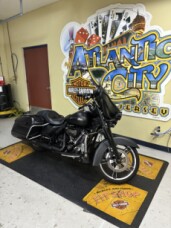 2017 Harley-Davidson® Street Glide® Special Black Denim thumb 3