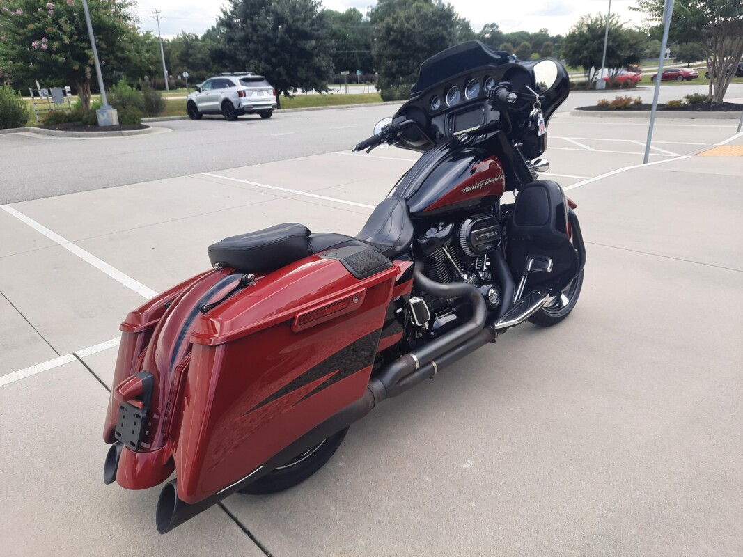 2017 Harley-Davidson CVO Street Glide Starfire Black/Atomic Red with Contrast Chrome Aggressor Wh - Photo 6