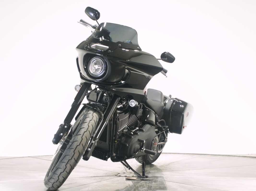 2025 Harley-Davidson FXLRST Low Rider ST in Vivid Black with 10 miles - Photo 5