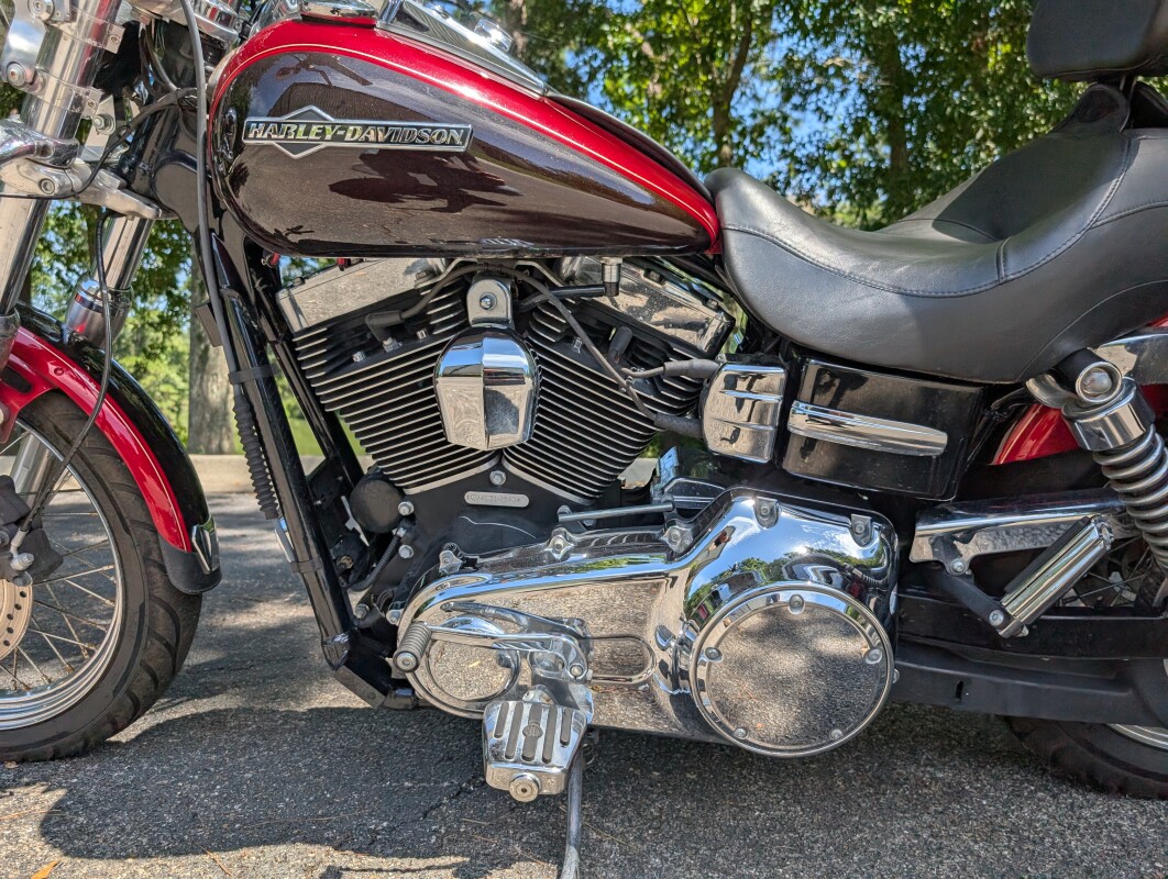 FXDC 2012 Super Glide Custom - Photo 5