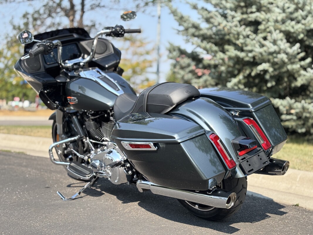 2025 Harley-Davidson Road Glide Iron Horse Metallic - Photo 6