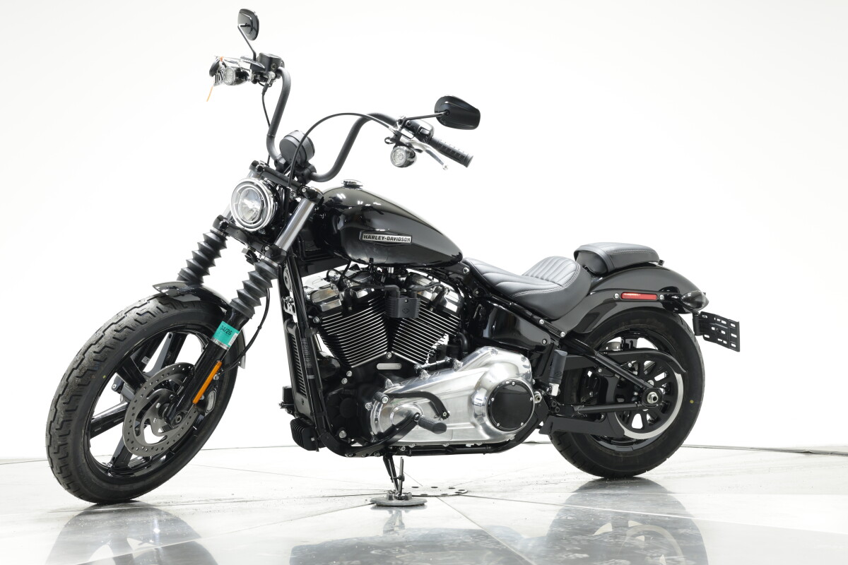 2025 Harley-Davidson FXBB Street Bob in Vivid Black with 10 miles - Photo 7