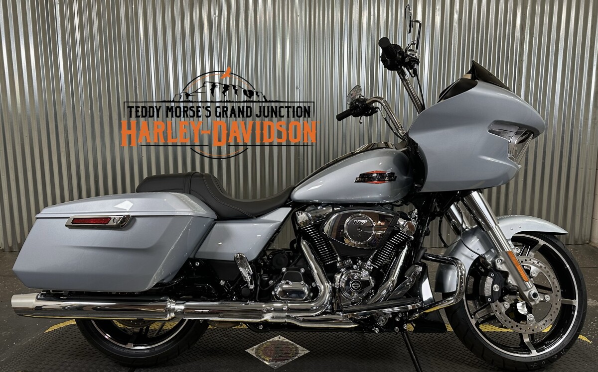2025 Harley-Davidson Road Glide Atlas Silver Metallic
