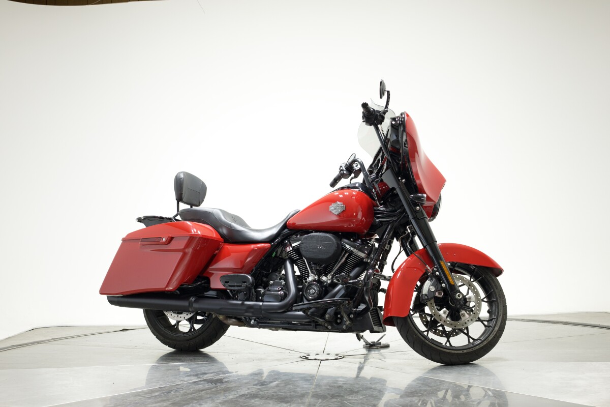 2022 Harley-Davidson FLHXS Street Glide Special in Redline Red with 6125 miles - Photo 4