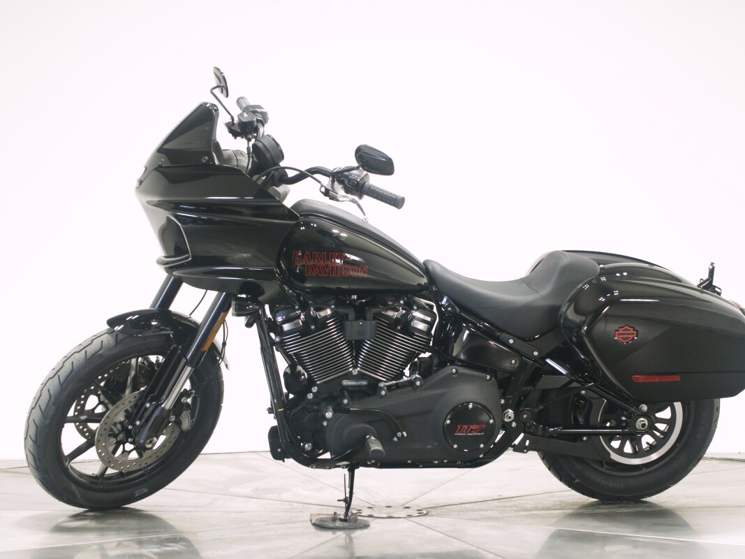 2025 Harley-Davidson FXLRST Low Rider ST in Vivid Black with 10 miles - Photo 7