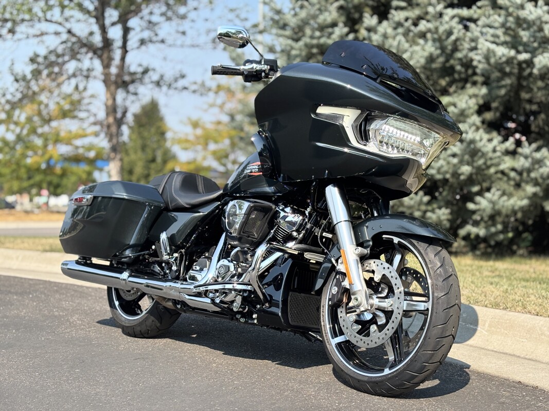 2025 Harley-Davidson Road Glide Iron Horse Metallic - Photo 2