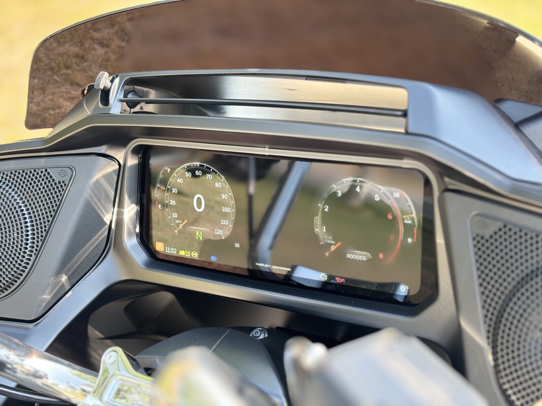 2025 Harley-Davidson Road Glide Iron Horse Metallic - Photo 10