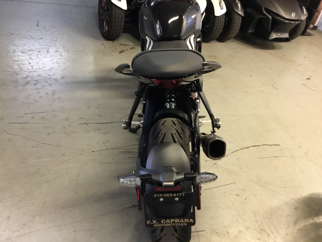 2025 Triumph Trident 660 Jet Black - Photo 5