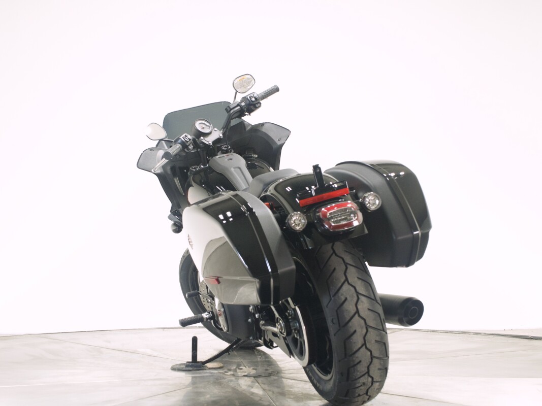 2025 Harley-Davidson FXLRST Low Rider ST in Vivid Black with 10 miles - Photo 10