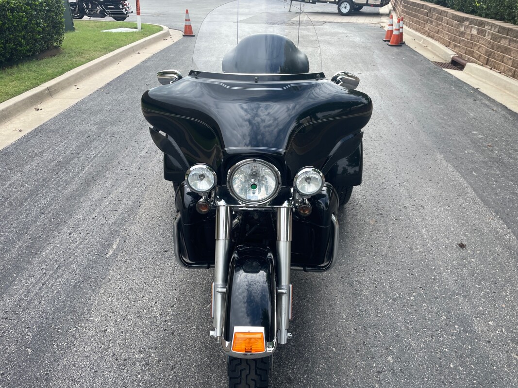 Harley-Davidson Tri Glide Ultra Classic 2013 FLHTCUTG VIVID BLACK - Photo 4