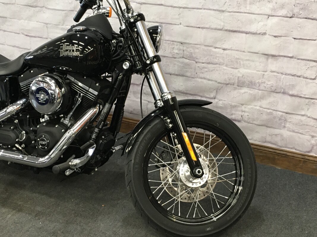 2016 Harley-Davidson Street Bob Vivid Black FXDB - Photo 4