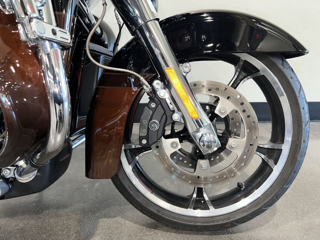 2019 Harley-Davidson CVO Limited FLHTKSE - Photo 3