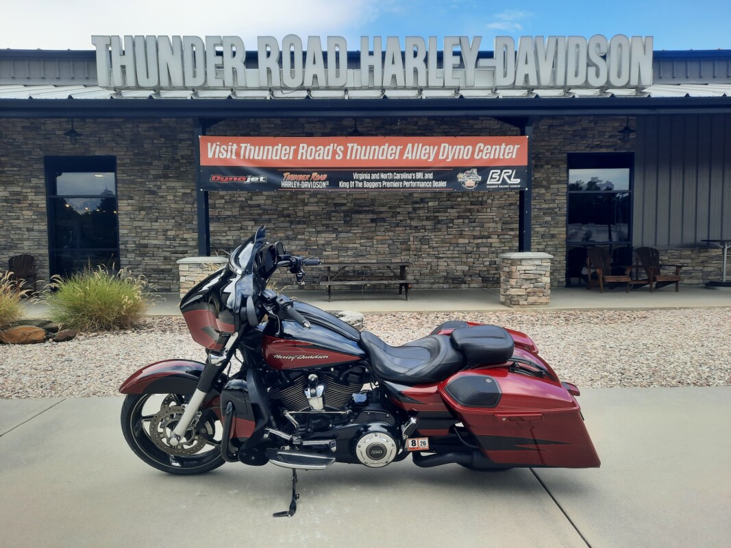 2017 Harley-Davidson CVO Street Glide Starfire Black/Atomic Red with Contrast Chrome Aggressor Wh