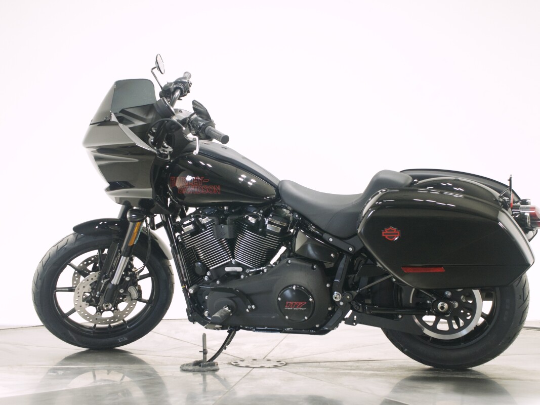 2025 Harley-Davidson FXLRST Low Rider ST in Vivid Black with 10 miles - Photo 8