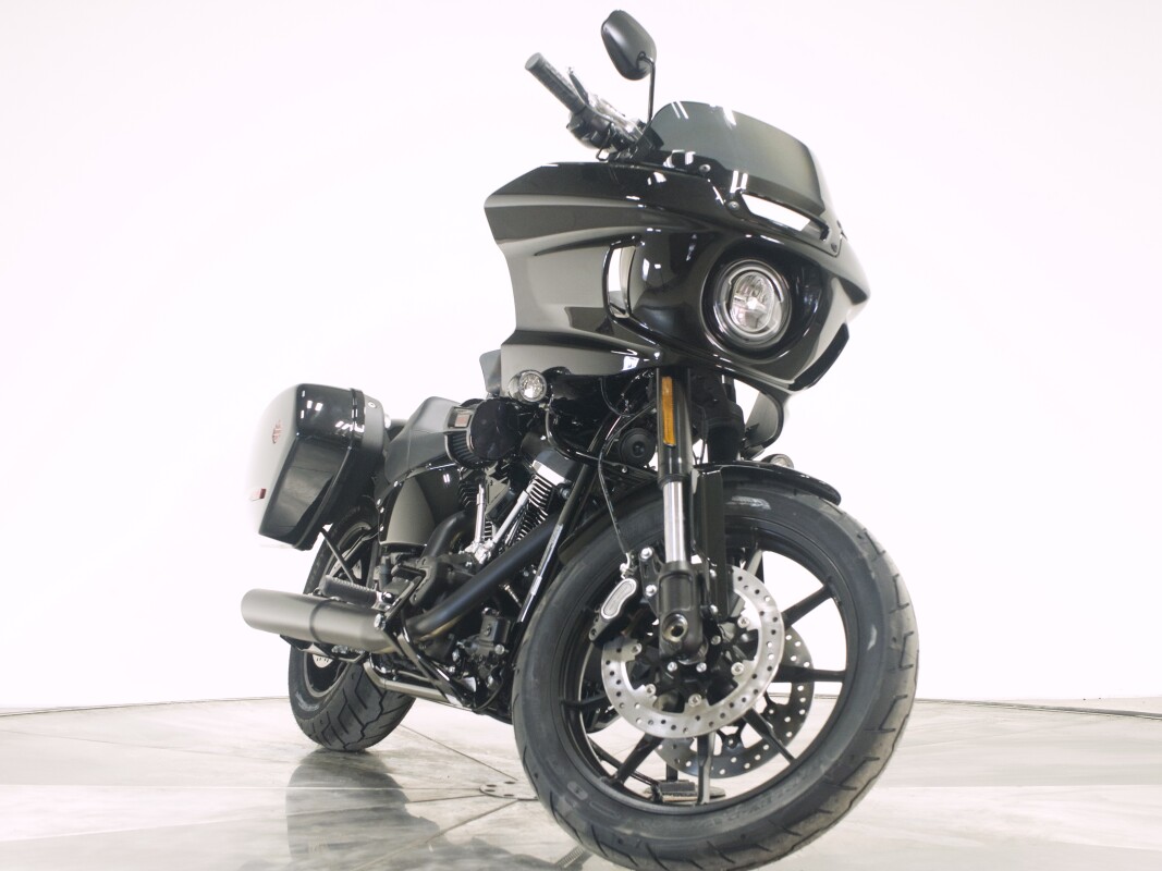 2025 Harley-Davidson FXLRST Low Rider ST in Vivid Black with 10 miles - Photo 3