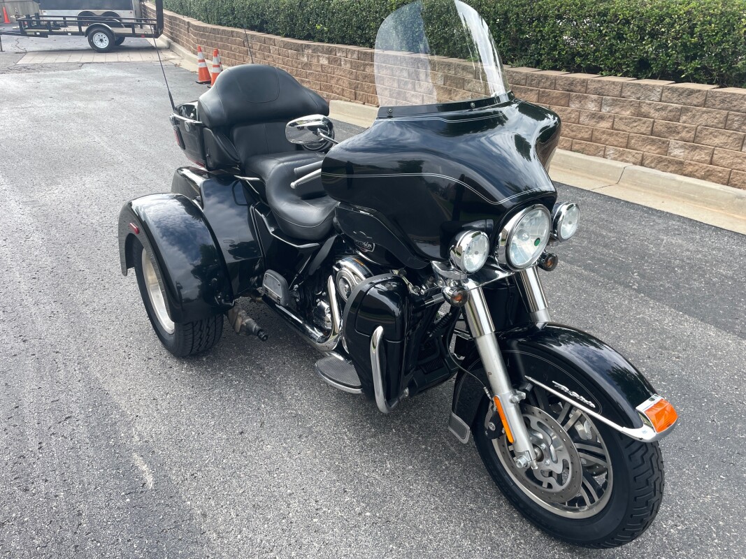 Harley-Davidson Tri Glide Ultra Classic 2013 FLHTCUTG VIVID BLACK - Photo 3
