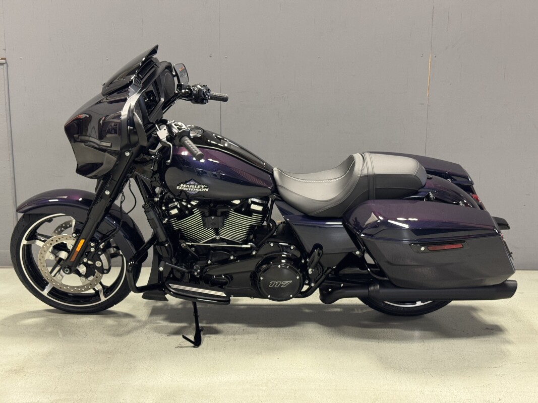 FLHX 2025 Street Glide - Photo 2