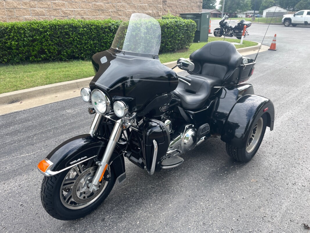 Harley-Davidson Tri Glide Ultra Classic 2013 FLHTCUTG VIVID BLACK - Photo 7