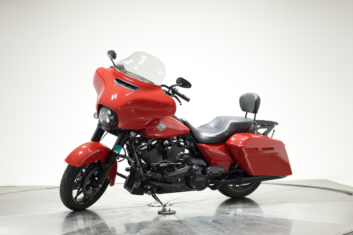 2022 Harley-Davidson FLHXS Street Glide Special in Redline Red with 6125 miles - Photo 10