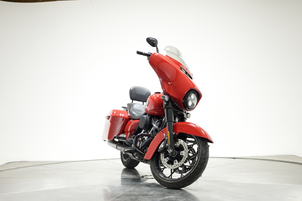 2022 Harley-Davidson FLHXS Street Glide Special in Redline Red with 6125 miles - Photo 6