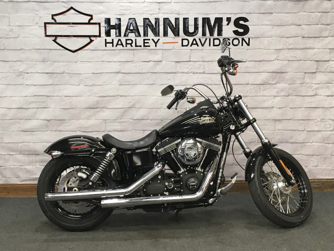 2016 Harley-Davidson Street Bob Vivid Black FXDB