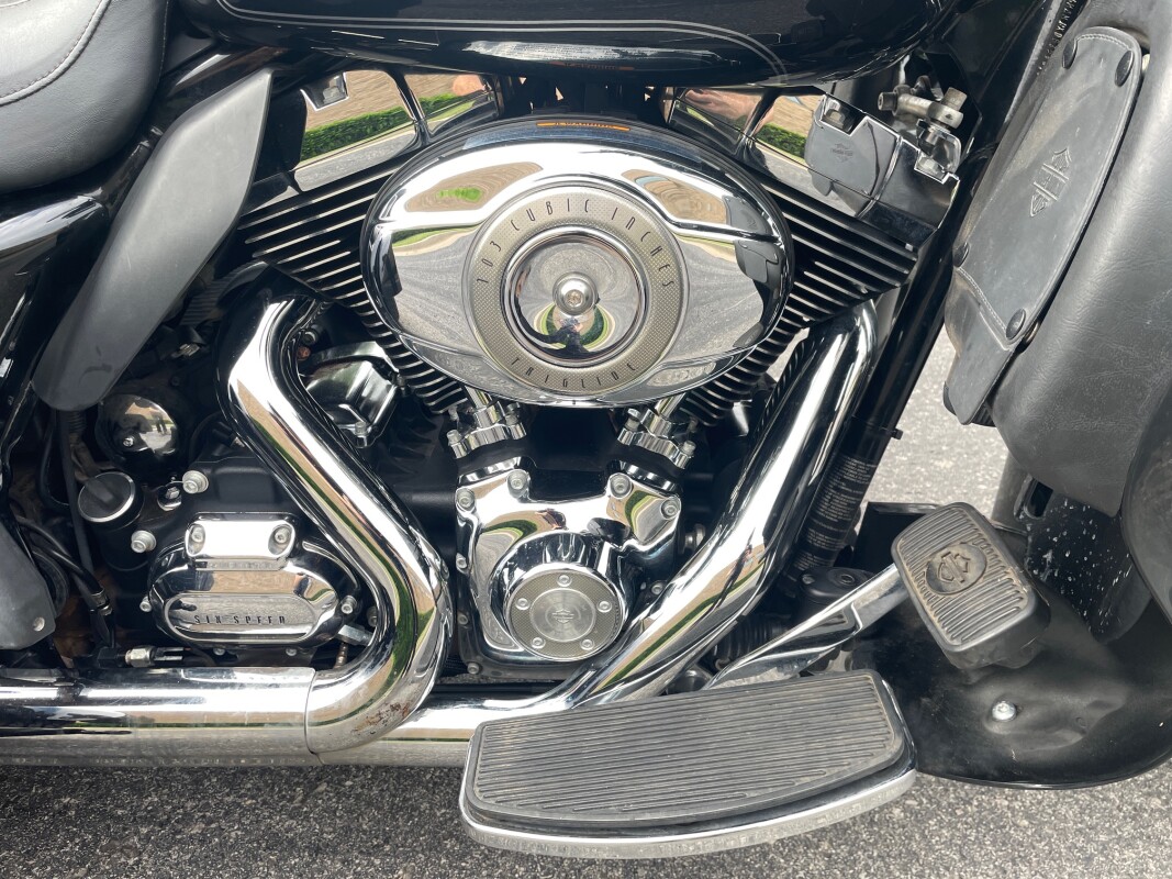 Harley-Davidson Tri Glide Ultra Classic 2013 FLHTCUTG VIVID BLACK - Photo 2