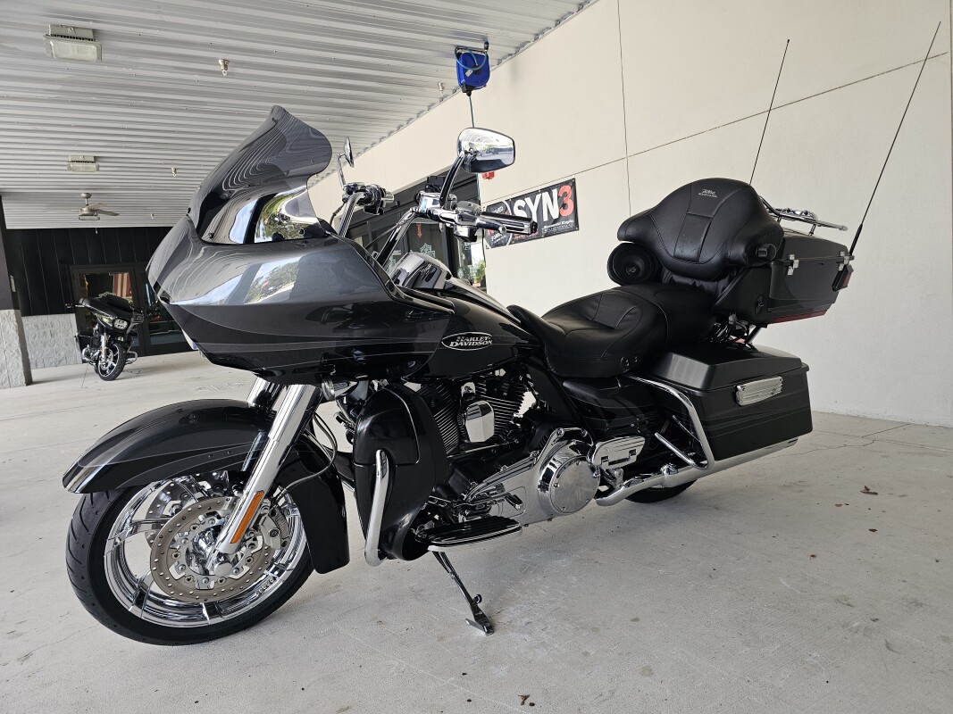 2011 Harley-Davidson CVO Road Glide Ultra - Photo 7
