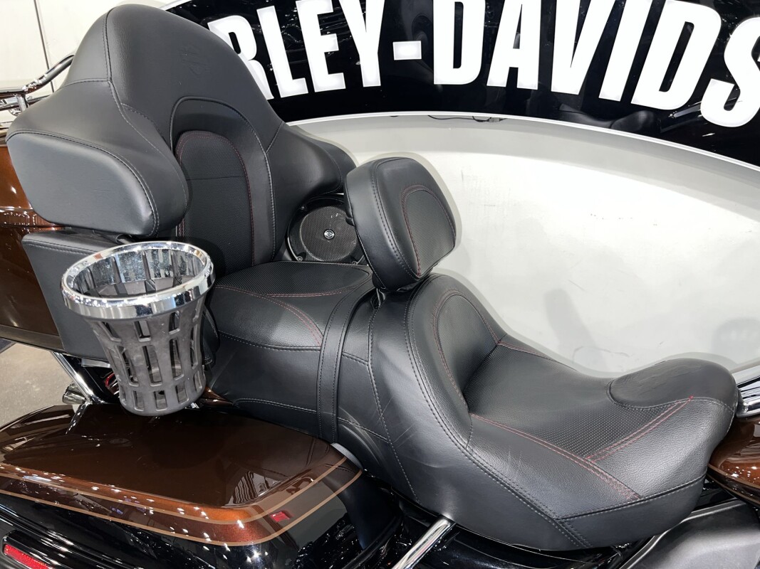 2019 Harley-Davidson CVO Limited FLHTKSE - Photo 6
